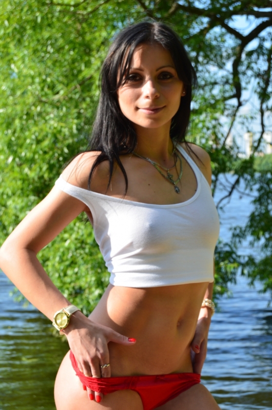 Яна, 22
